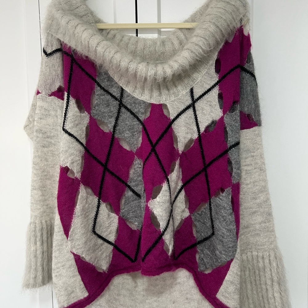 Alexander McQueen oversized off the shoulder sweater. Size Small. - Picture 6 of 7